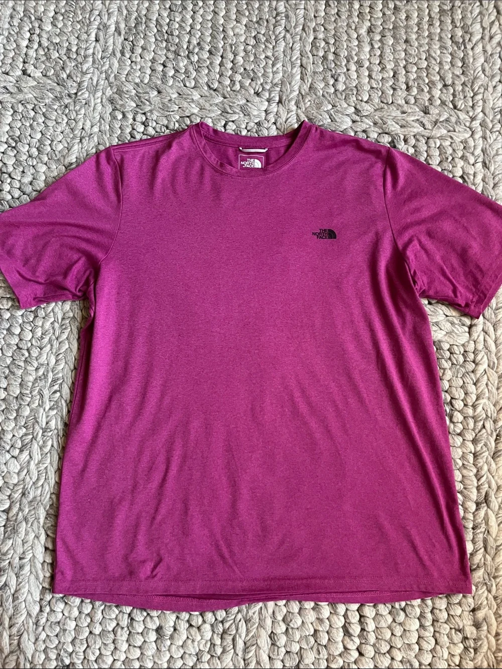 The North Face men’s crewneck pink tshirt